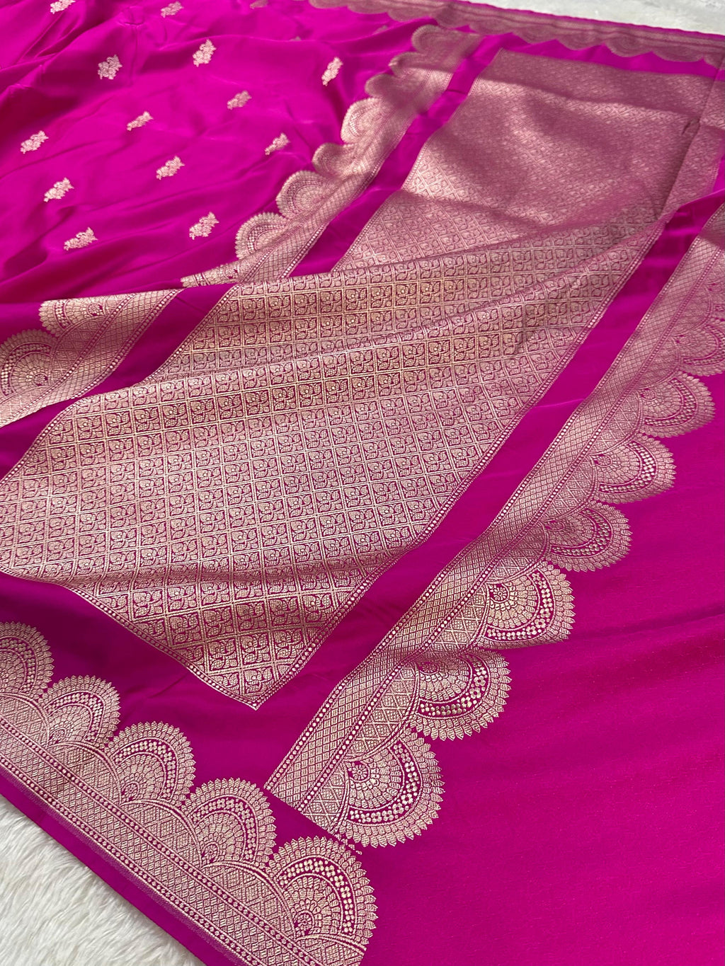 Rani Boota With Scallop Border Mashru Silk Saree