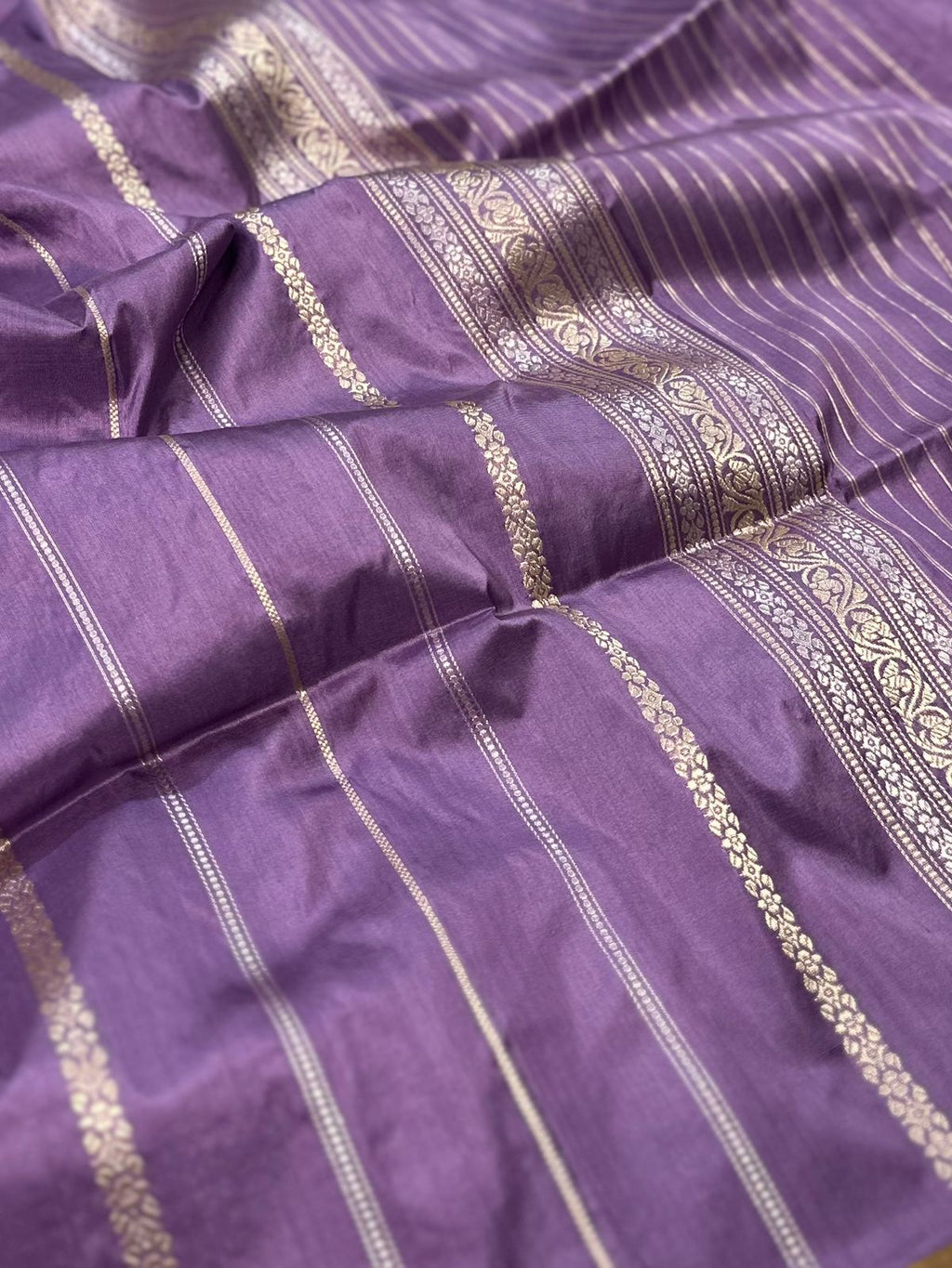 Dusty Lavender Pure Katan Silk Kadua Weave Banarasi Saree with Meenakari Buta