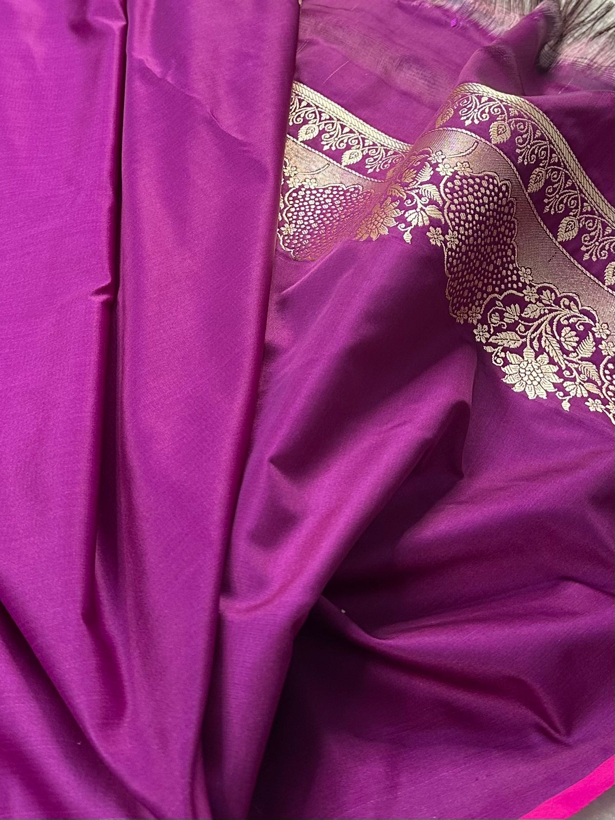 Mashru Silk Banarasi Saree Weaved with Golden Zari in Jaal Pattern