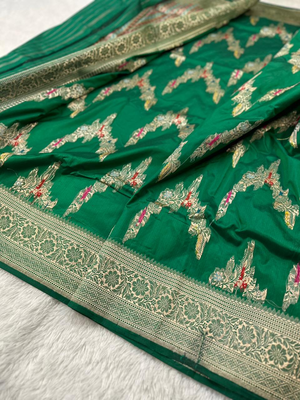 Royal Green Pure Katan Silk Kadua Weave Banarasi Saree with Menakari Jaal Pattern