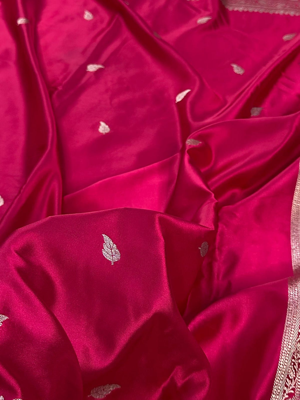 Rani   Booti   With   Floral   Border   Mashru   Silk   Saree