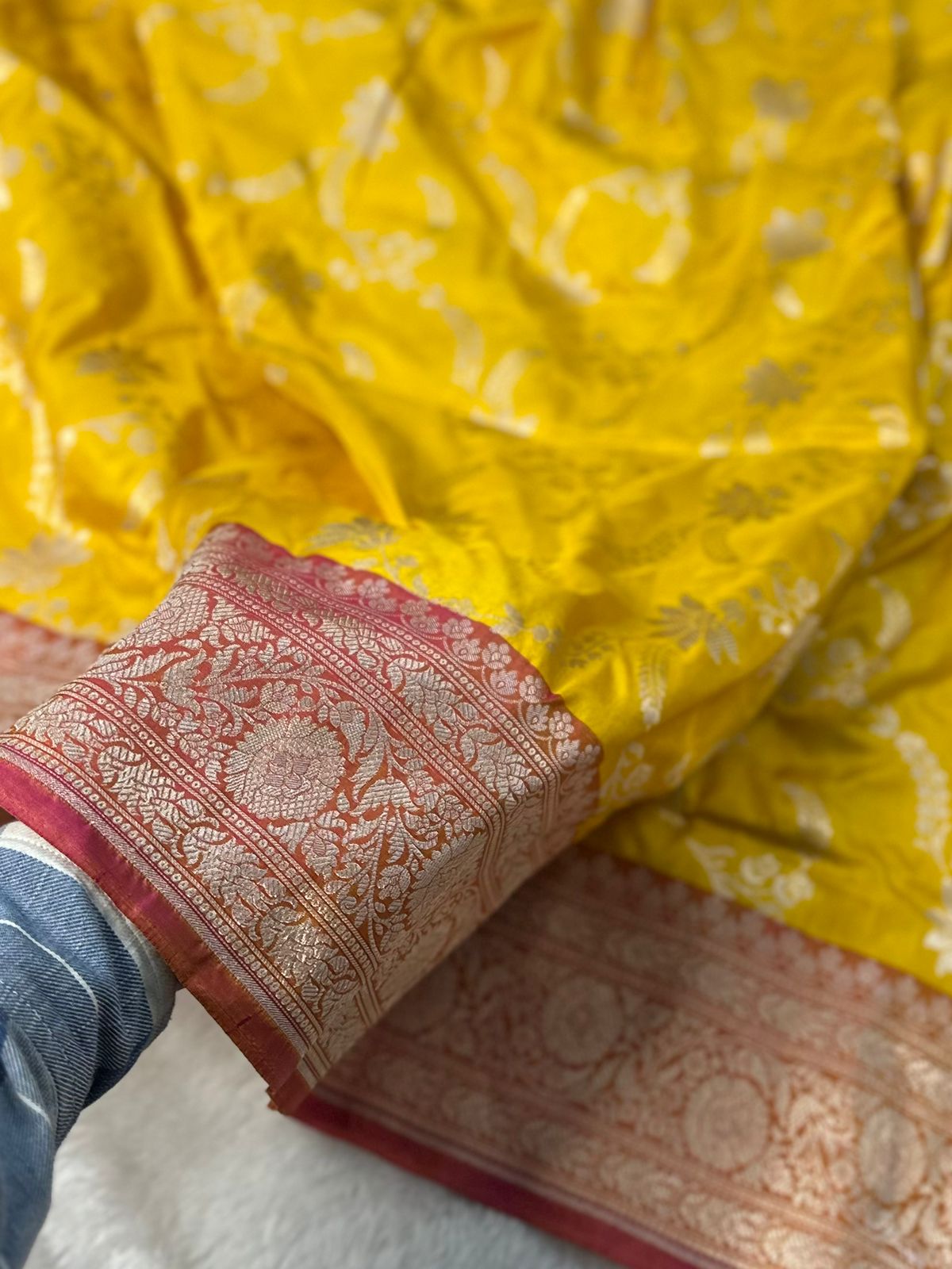 Pure Katan Silk Banarasi Saree Woven with Golden Zari in buta pattern with contrast border