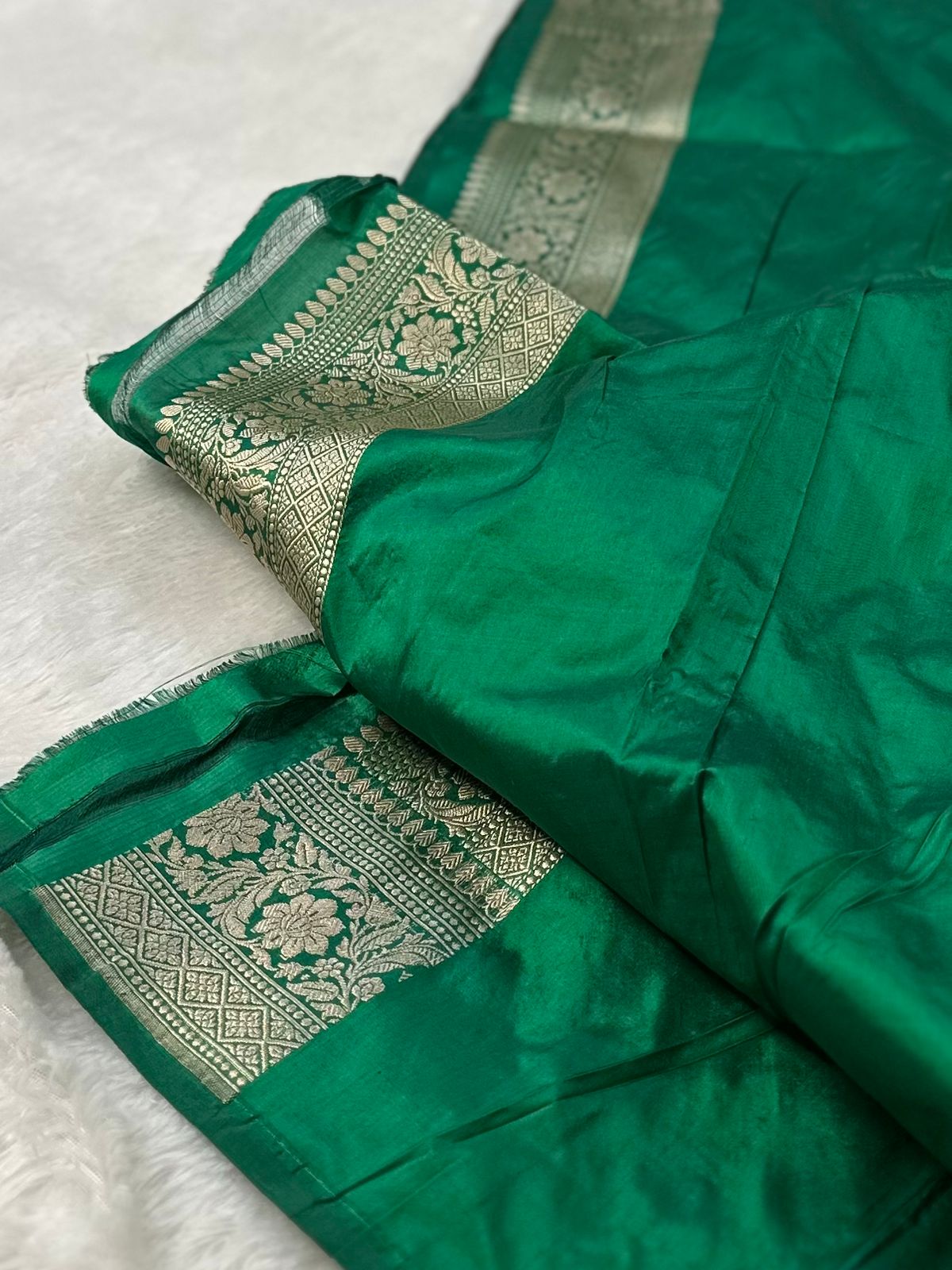 Royal Green Pure Katan Silk Kadua Weave Banarasi Saree with Menakari Jaal Pattern