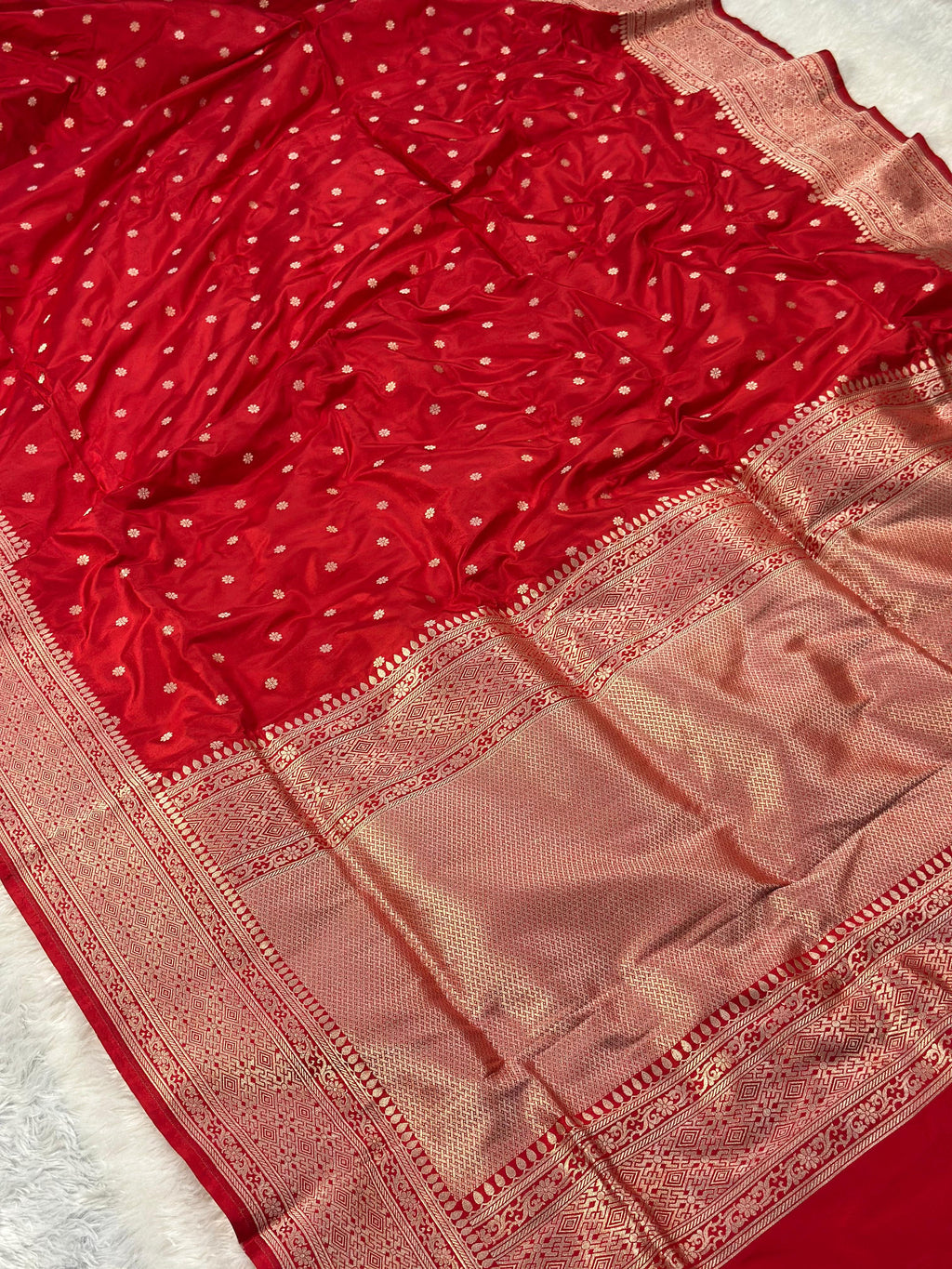 Pure katan silk banarasi saree woven with golden zari in chunari buti pattern