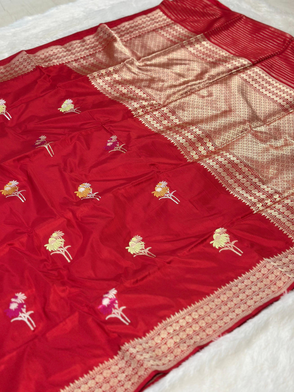 Bridal Red Pure Katan Silk Kadua Weave Banarasi Saree in Meenakari Buta