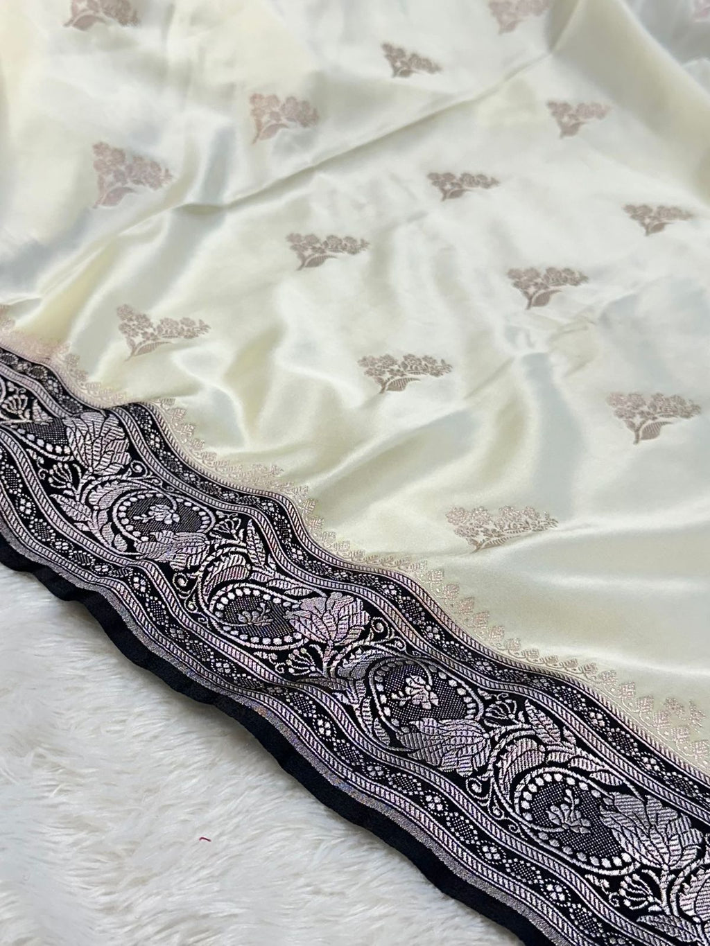 Cream and Black Contrast Buta Mashru Silk Saree