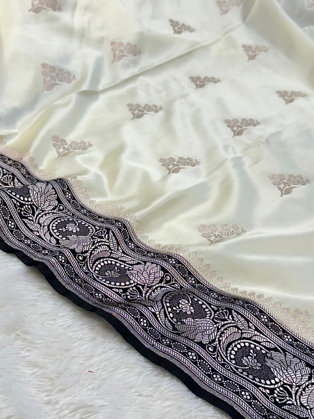 Cream and Black Contrast Buta Mashru Silk Saree