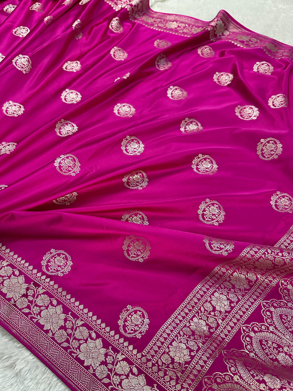 Rani   Boota   With   Floral   Border   Mashru   Silk   Saree