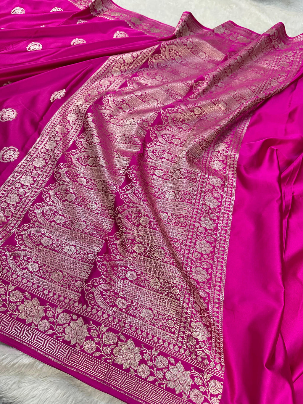 Rani   Boota   With   Floral   Border   Mashru   Silk   Saree