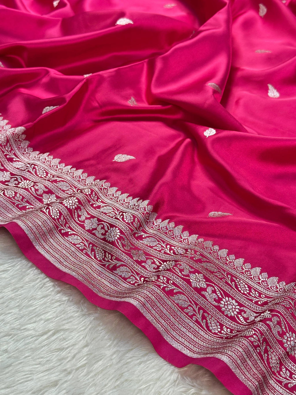 Rani   Booti   With   Floral   Border   Mashru   Silk   Saree