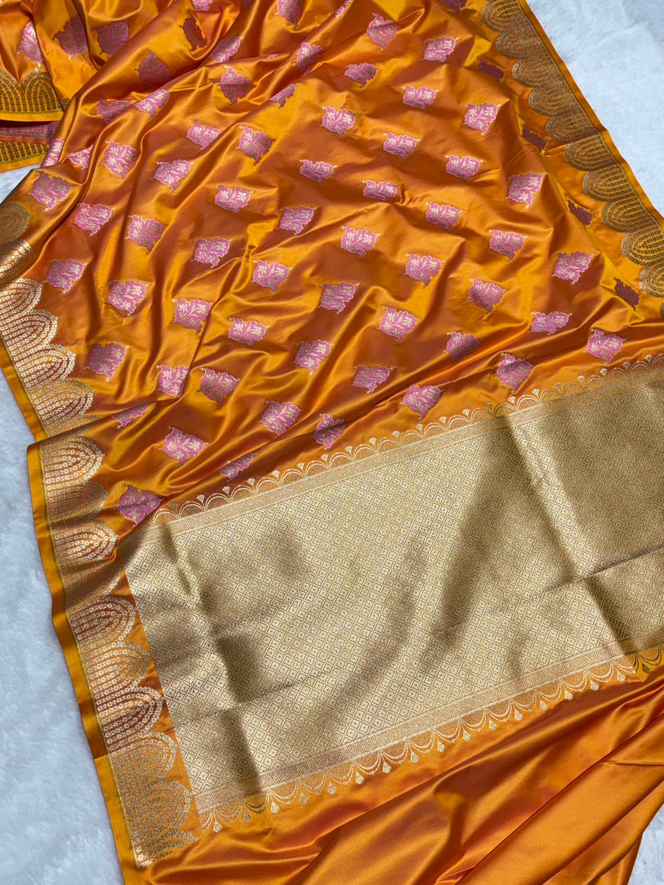 Mustard   Minakari   Banarasi   Buta   With   Scallop   Border   Mashru   Silk   Saree