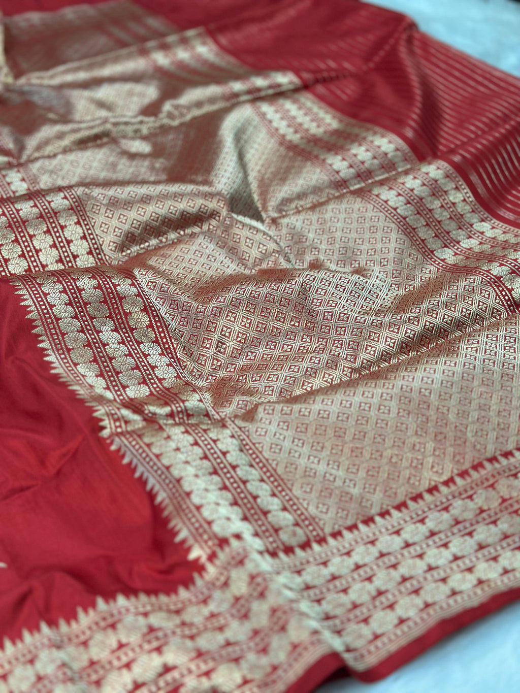 Bridal Red Pure Katan Silk Kadua Weave Banarasi Saree in Meenakari Buta