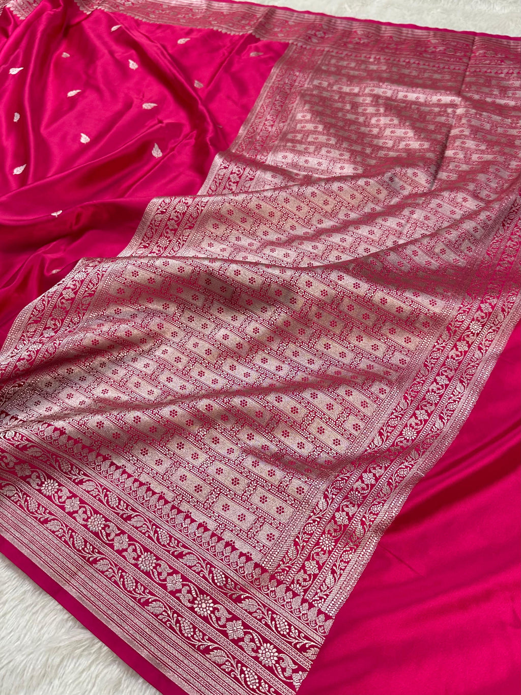 Rani   Booti   With   Floral   Border   Mashru   Silk   Saree
