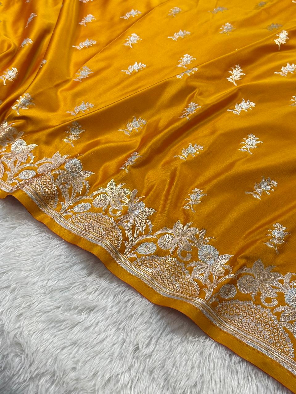 Mashru Silk Banarasi Saree Weaved with Golden Zari in Buta Pattern