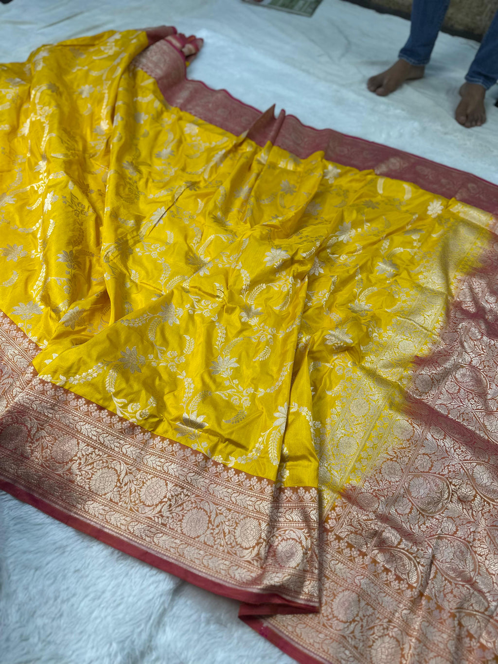 Pure Katan Silk Banarasi Saree Woven with Golden Zari in buta pattern with contrast border