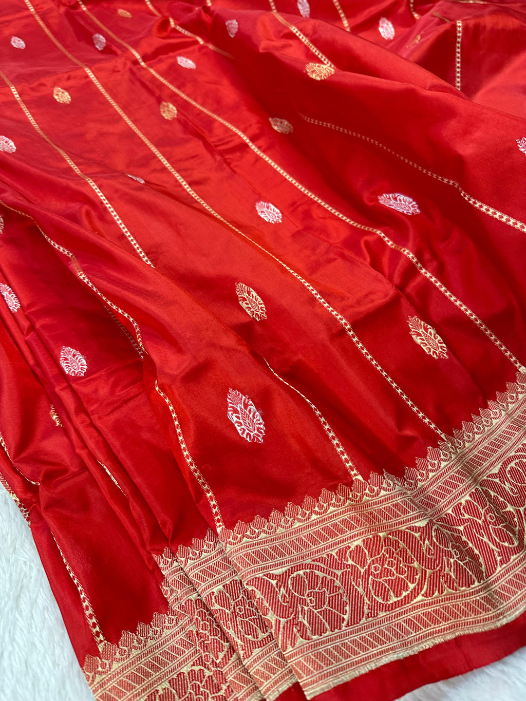 Bridal Red Pure Katan Silk Kadua Weaved Buti Saree.